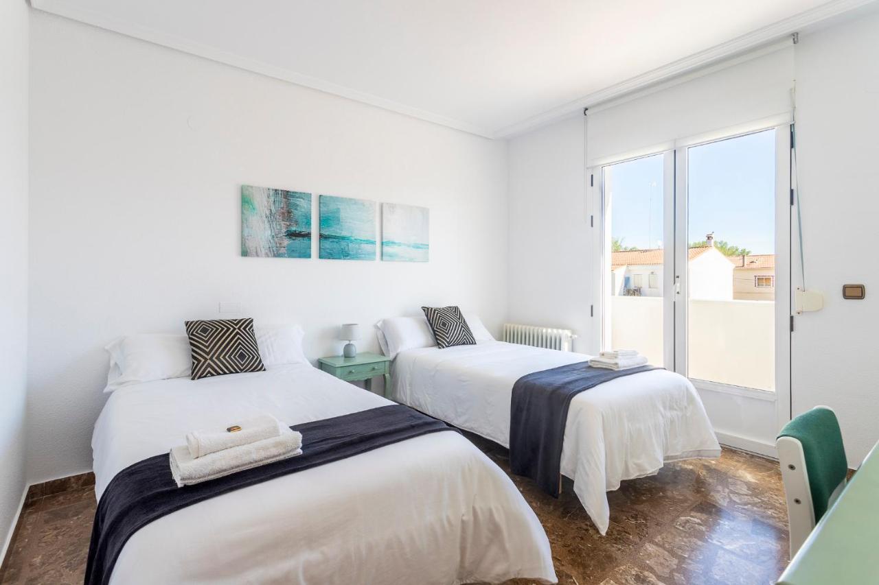 Casa Las Rosas Iniesta ภายนอก รูปภาพ