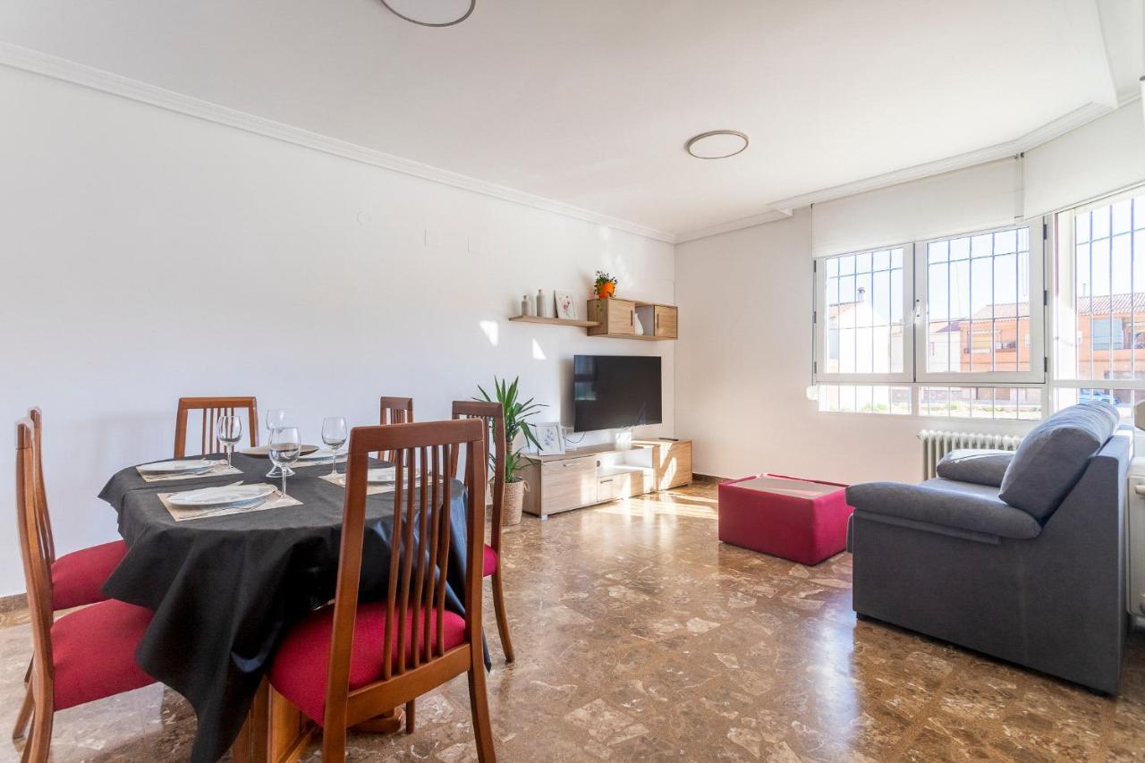Casa Las Rosas Iniesta ภายนอก รูปภาพ